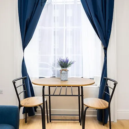 Modern Apt-23min Walk To Castle شقة